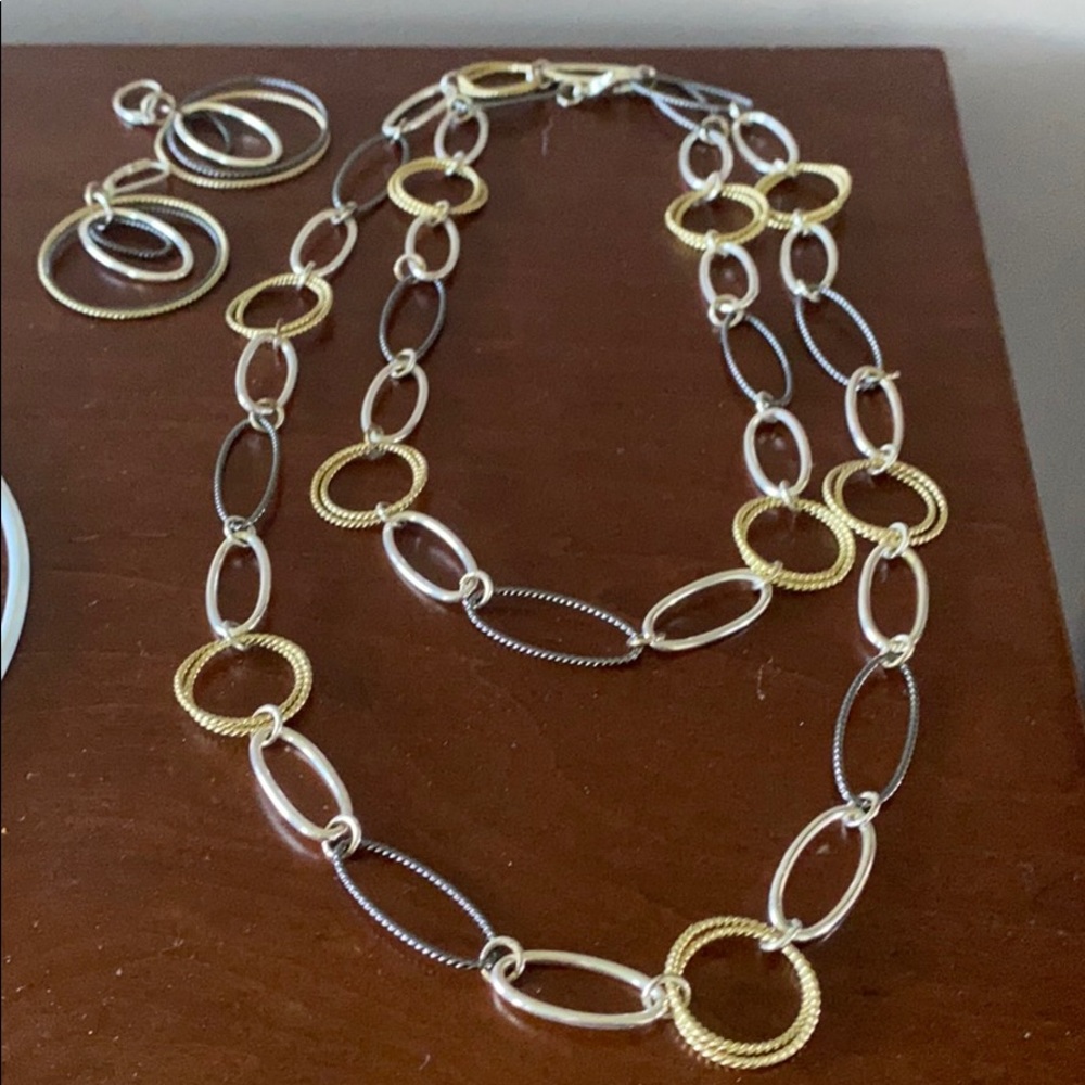 Necklace and earring set